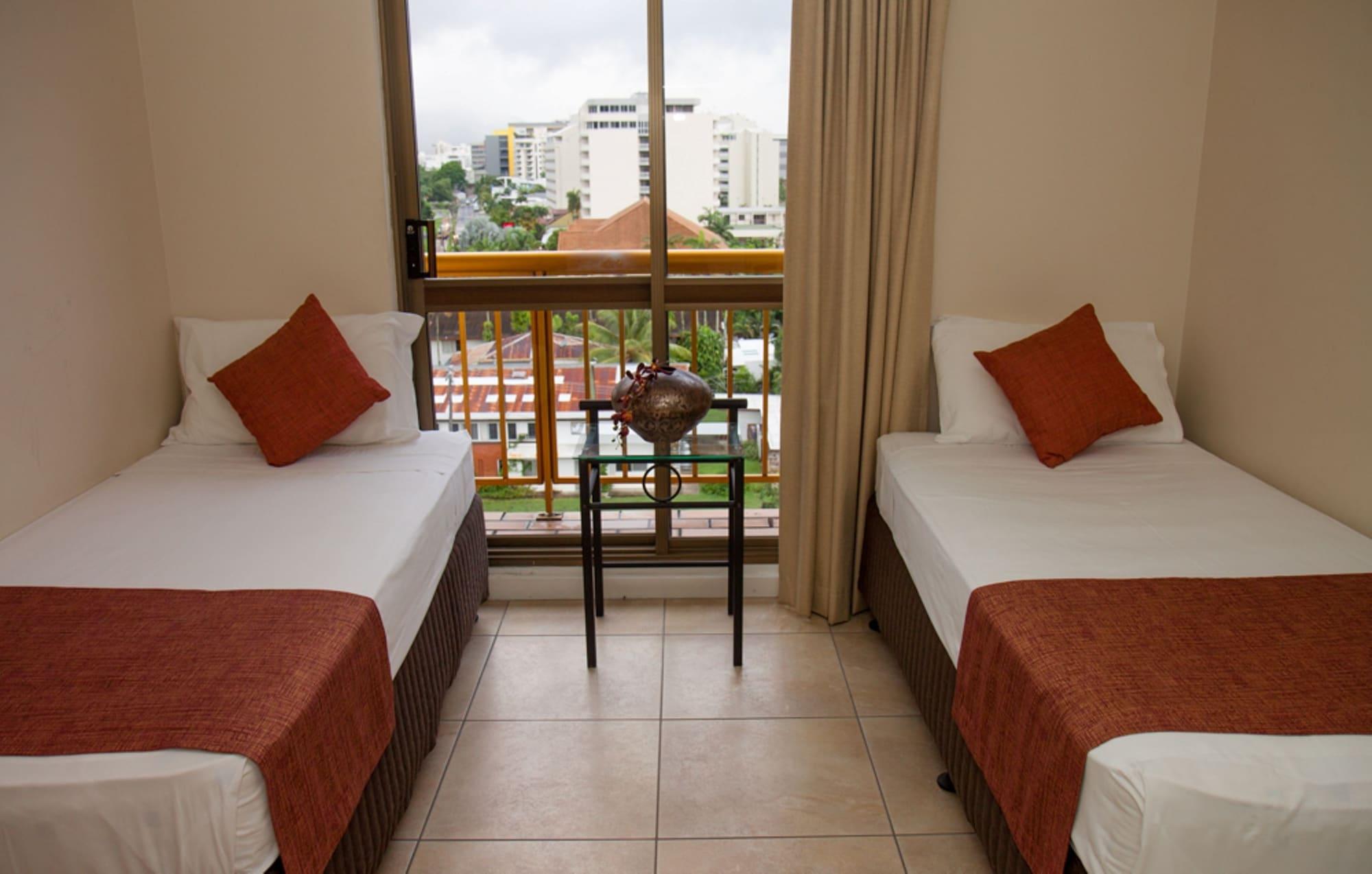 Coral Towers Holiday Suites Cairns Esterno foto