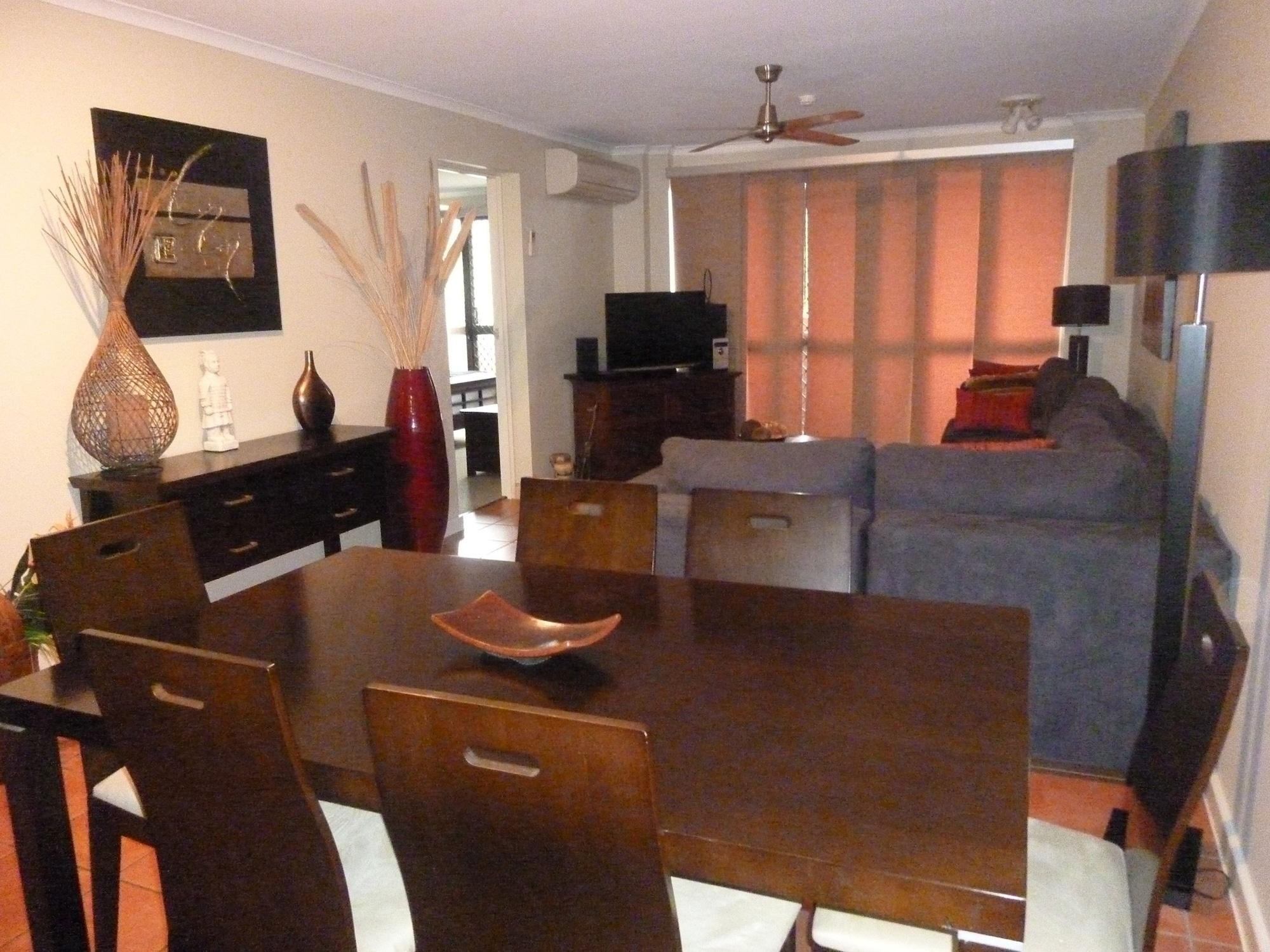 Coral Towers Holiday Suites Cairns Esterno foto