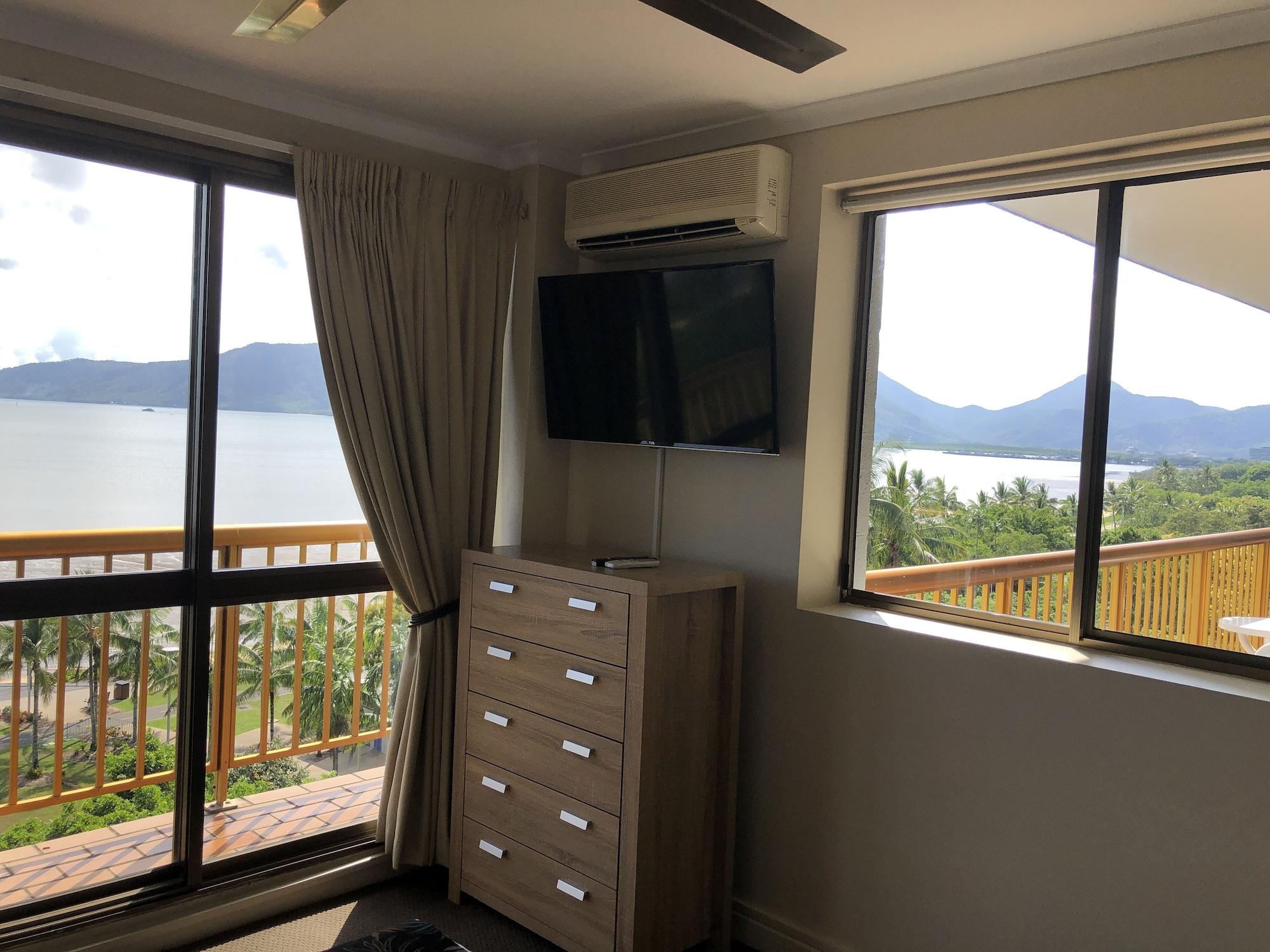 Coral Towers Holiday Suites Cairns Esterno foto