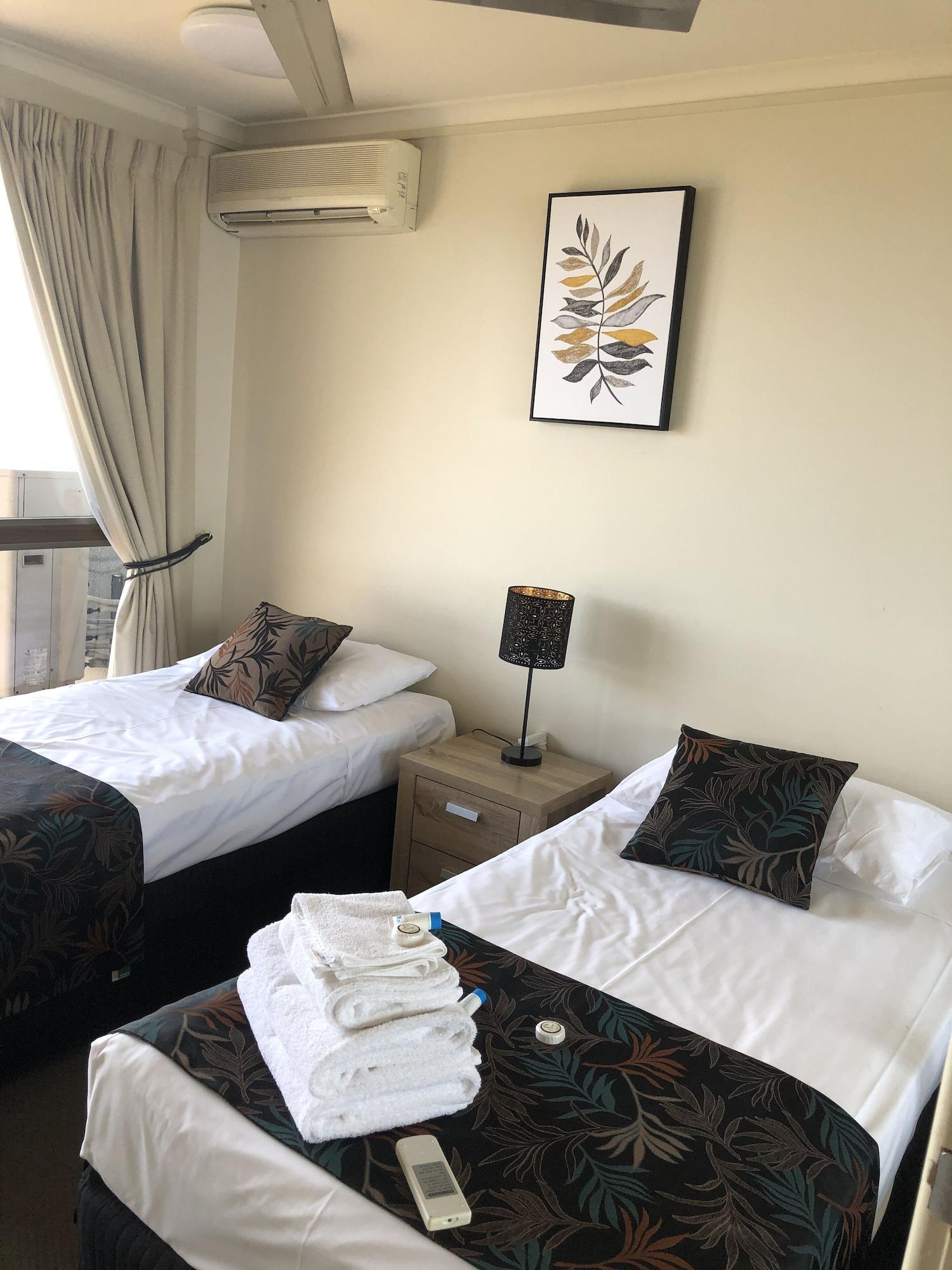 Coral Towers Holiday Suites Cairns Esterno foto