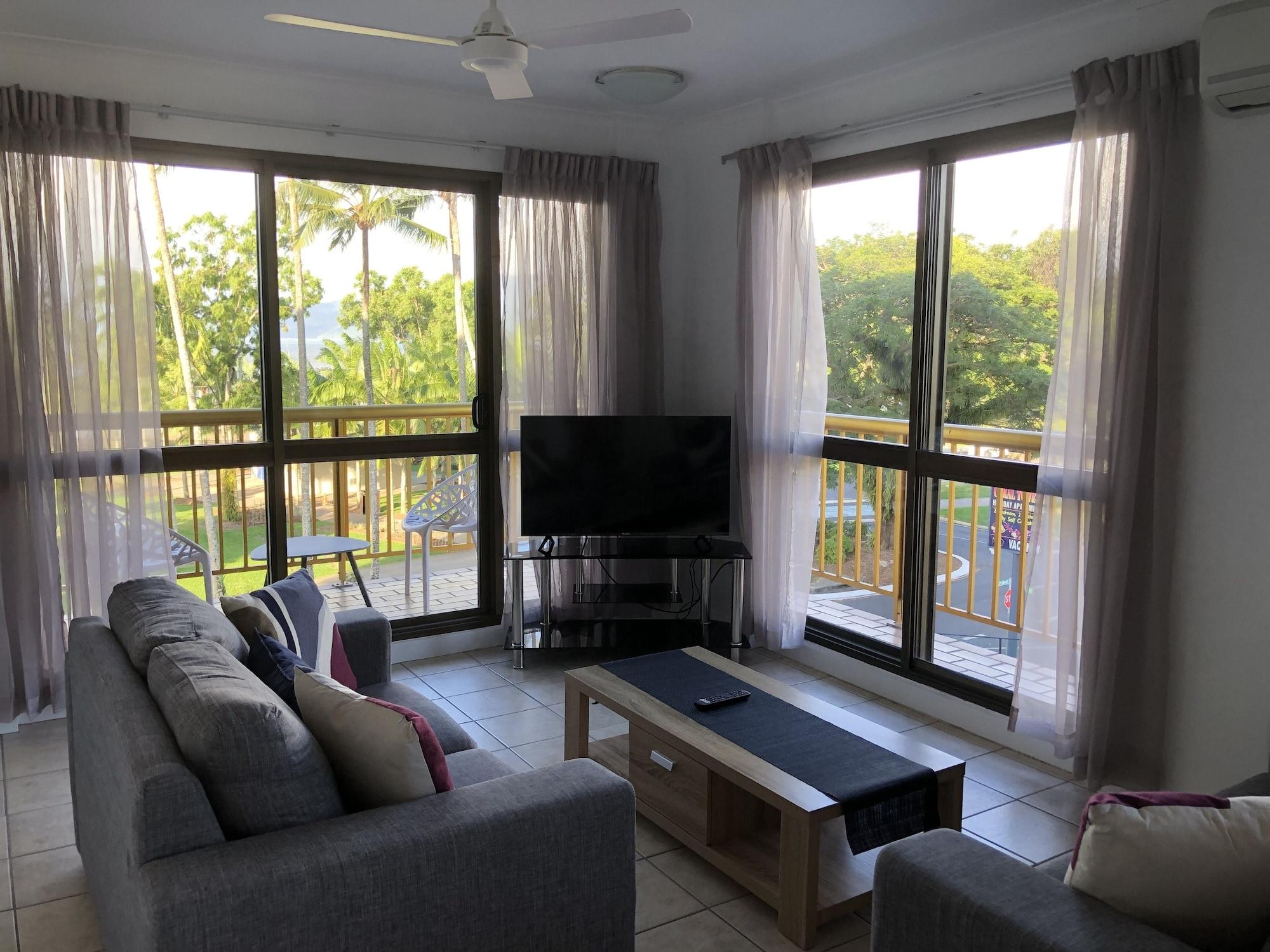 Coral Towers Holiday Suites Cairns Esterno foto