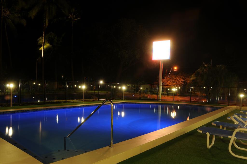 Coral Towers Holiday Suites Cairns Esterno foto
