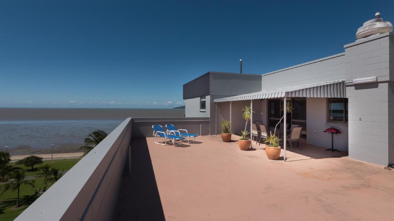 Coral Towers Holiday Suites Cairns Esterno foto
